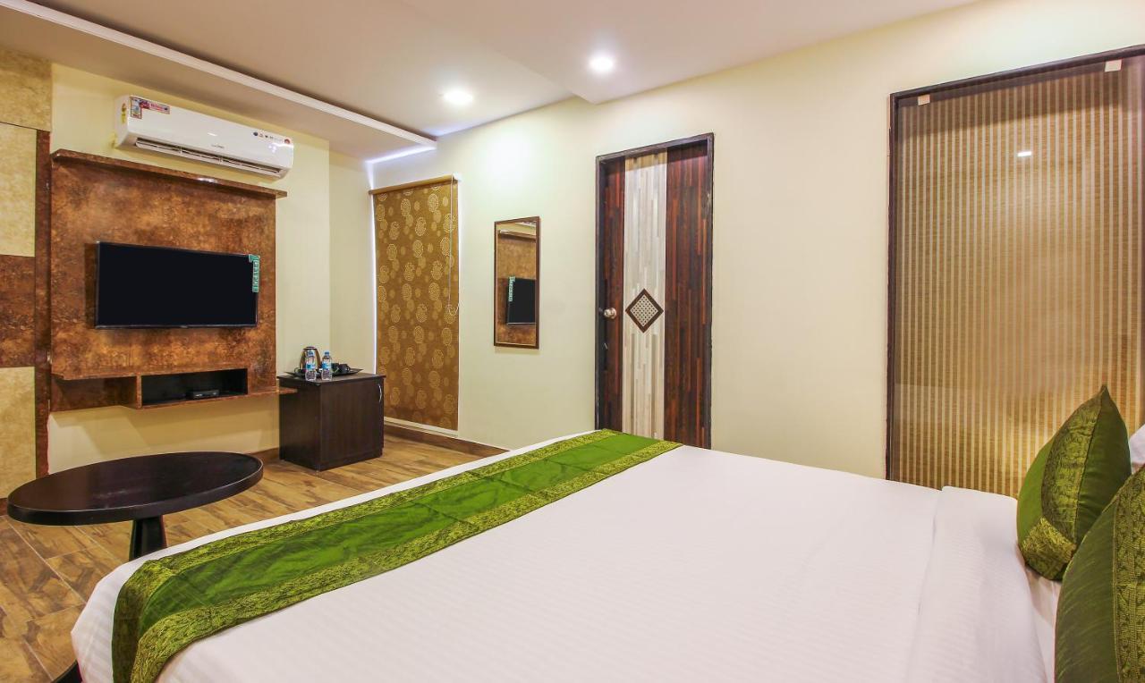 Treebo Address Inn, Banjara Hills Хайдарабад Экстерьер фото