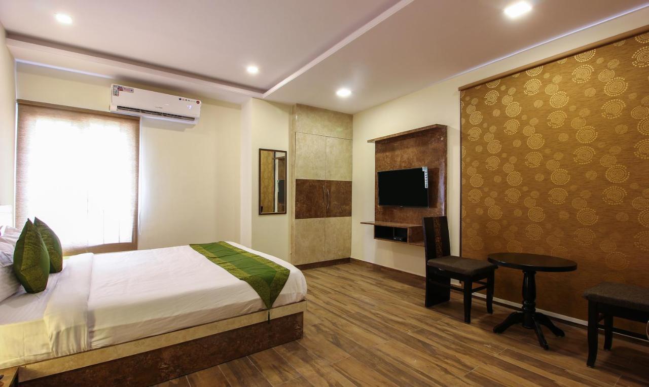 Treebo Address Inn, Banjara Hills Хайдарабад Экстерьер фото