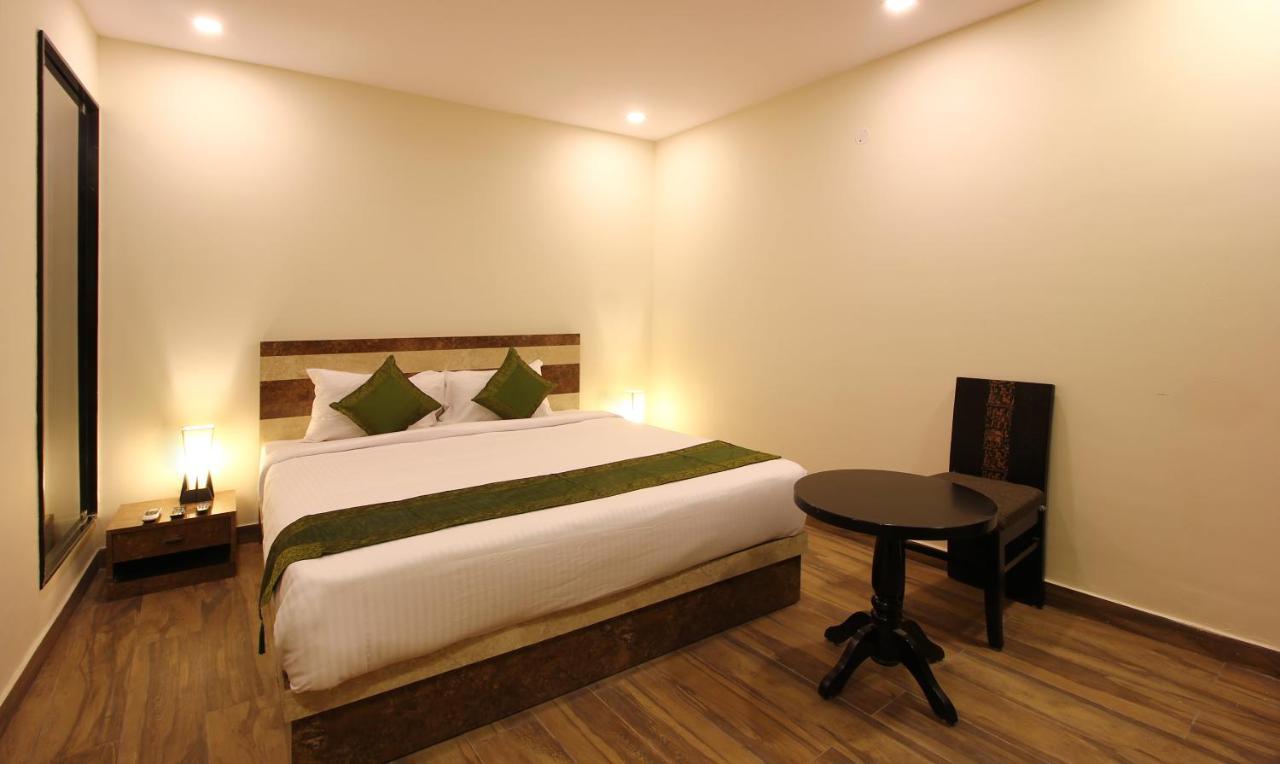 Treebo Address Inn, Banjara Hills Хайдарабад Экстерьер фото