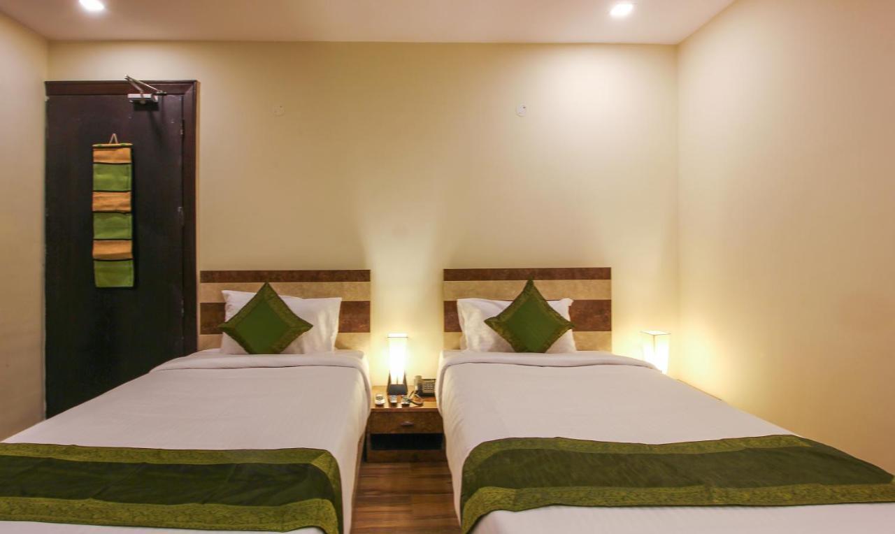 Treebo Address Inn, Banjara Hills Хайдарабад Экстерьер фото
