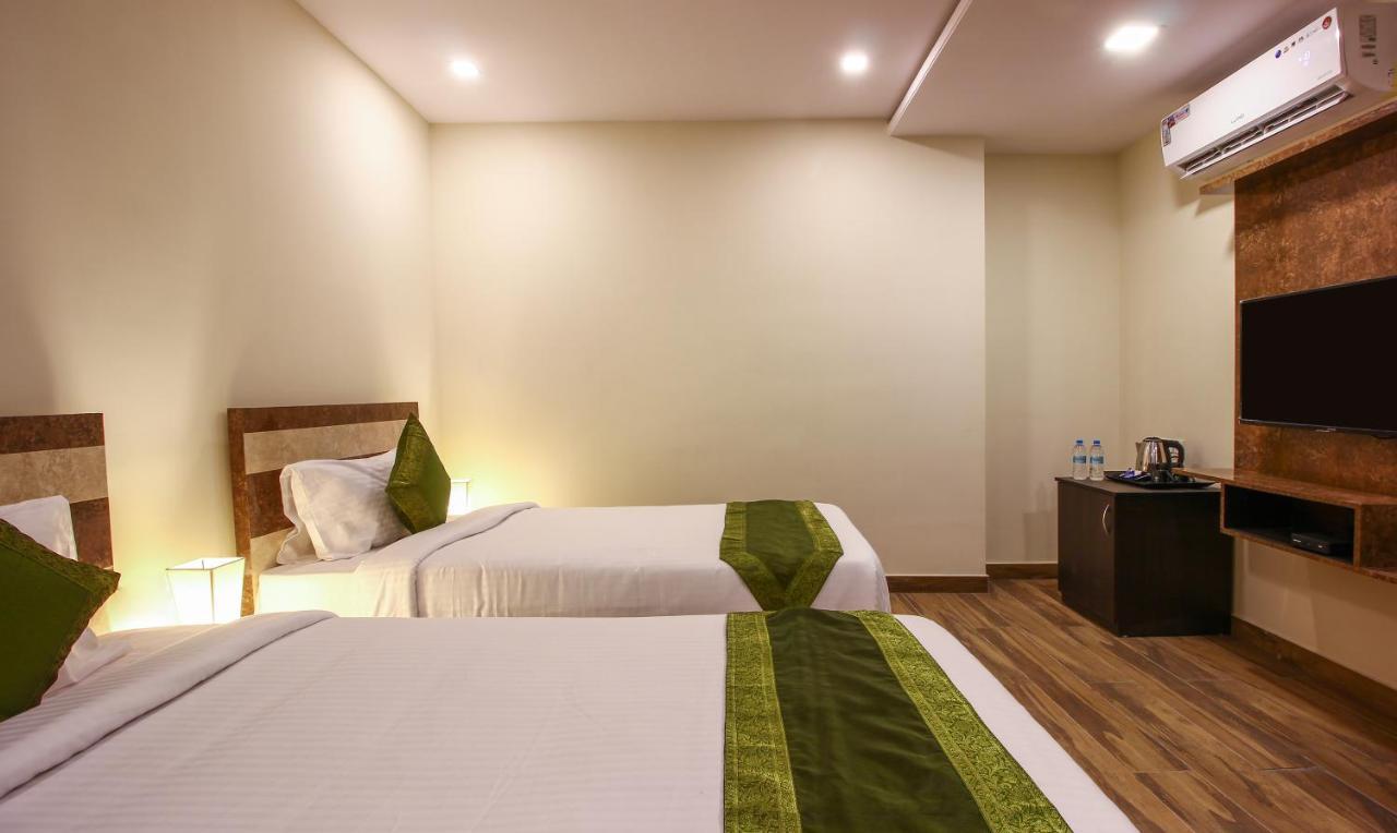 Treebo Address Inn, Banjara Hills Хайдарабад Экстерьер фото