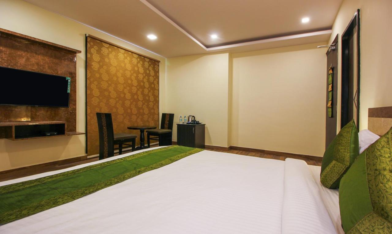 Treebo Address Inn, Banjara Hills Хайдарабад Экстерьер фото