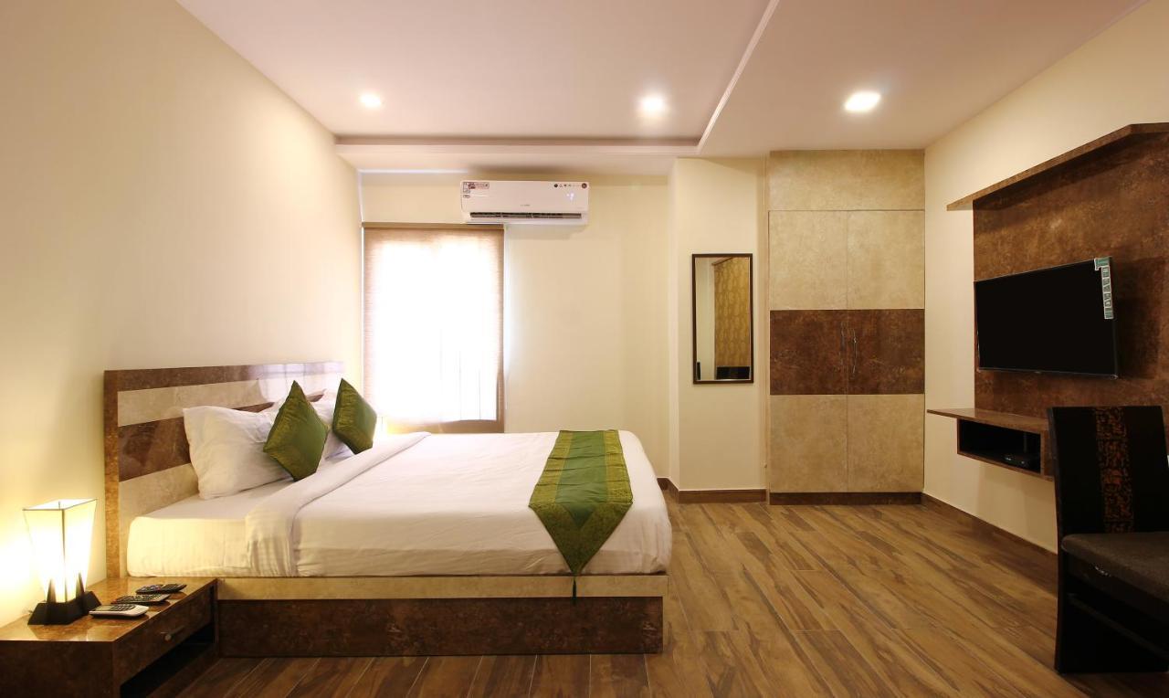 Treebo Address Inn, Banjara Hills Хайдарабад Экстерьер фото