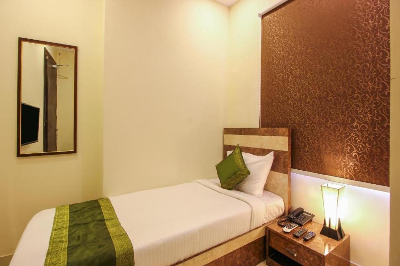 Treebo Address Inn, Banjara Hills Хайдарабад Экстерьер фото