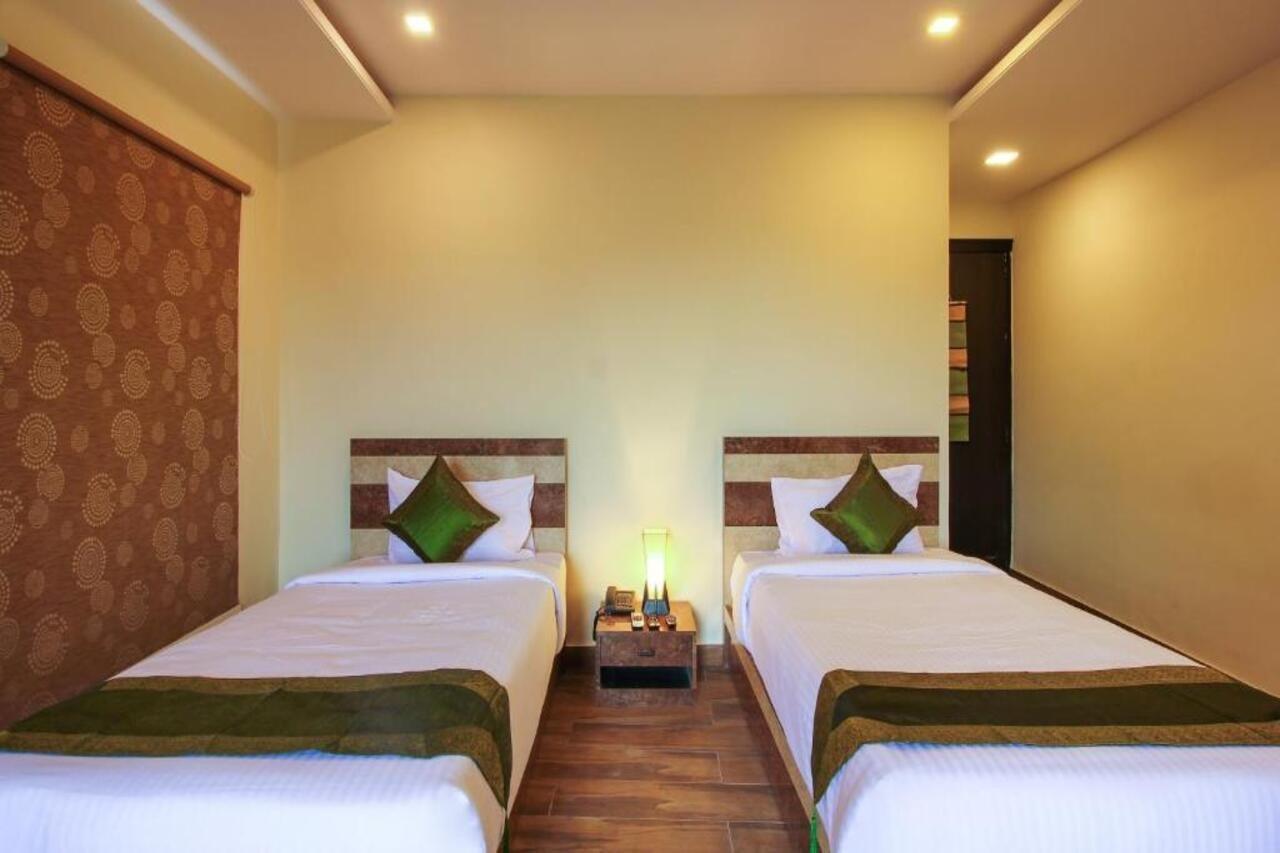 Treebo Address Inn, Banjara Hills Хайдарабад Экстерьер фото